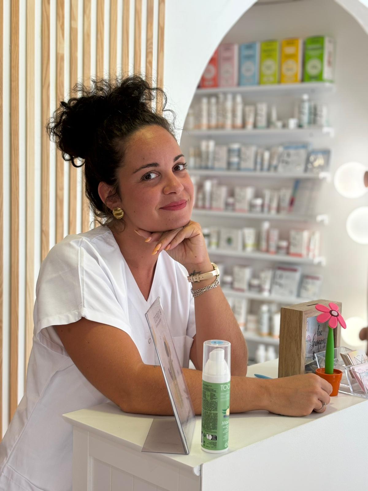 Camille - Professionnelle épilation laser Lumini Skn